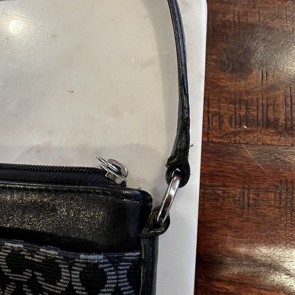 Coach Madison Art Needlepoint Swingpack signature jacquard fabric leather trim. - Picture 5 of 9